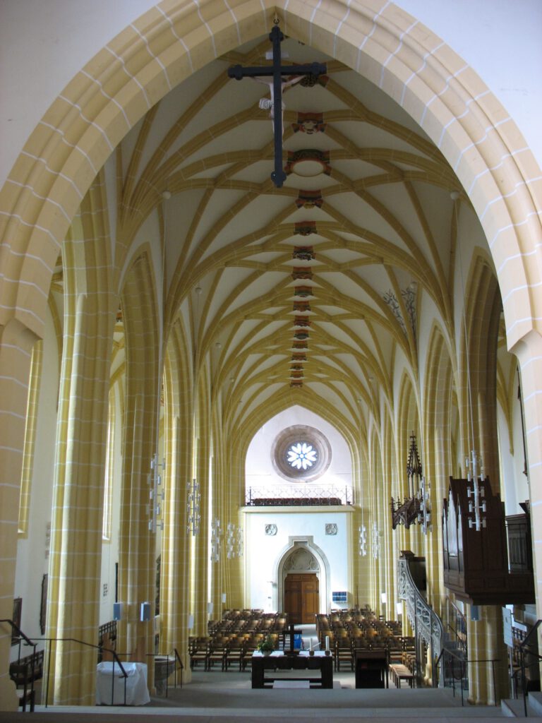 Blick vom Chor ins Langhaus