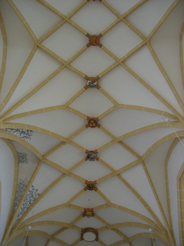 Das Netzgewölbe des Langhauses von Meister Hans von Ulm (1488-92)